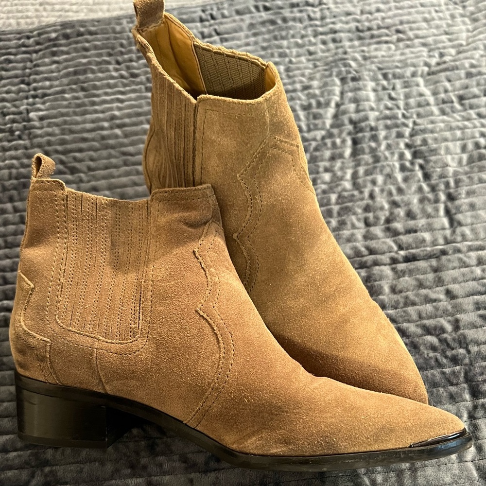 Marc Fisher suede booties - GUC